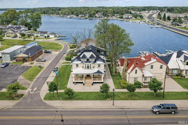 $350,000 | 3910 East Bellefontaine Road, Hamilton, IN 46742