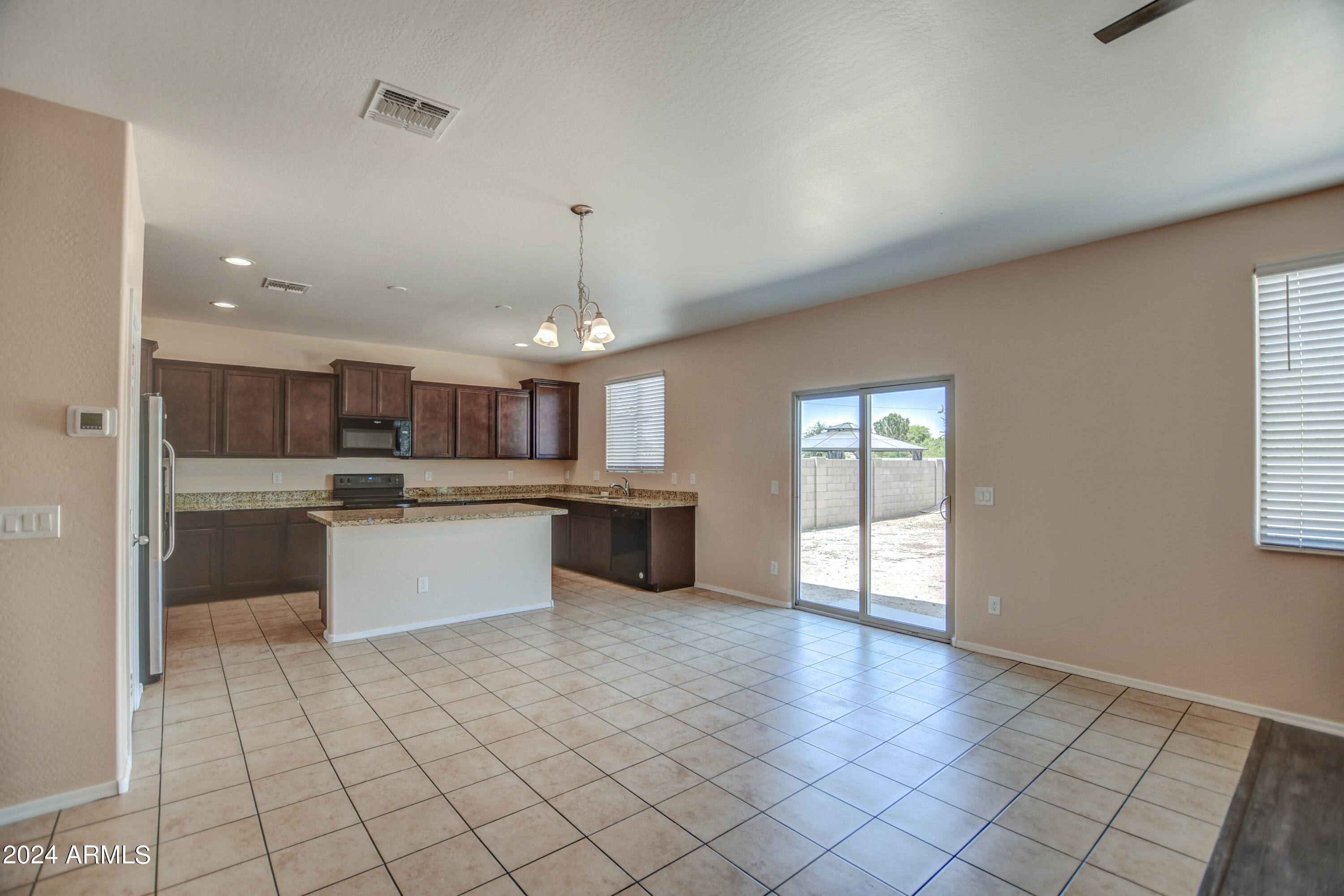 10432 West Payson Road Tolleson, AZ 85353 - Photo 18 of 53 Eat in 1