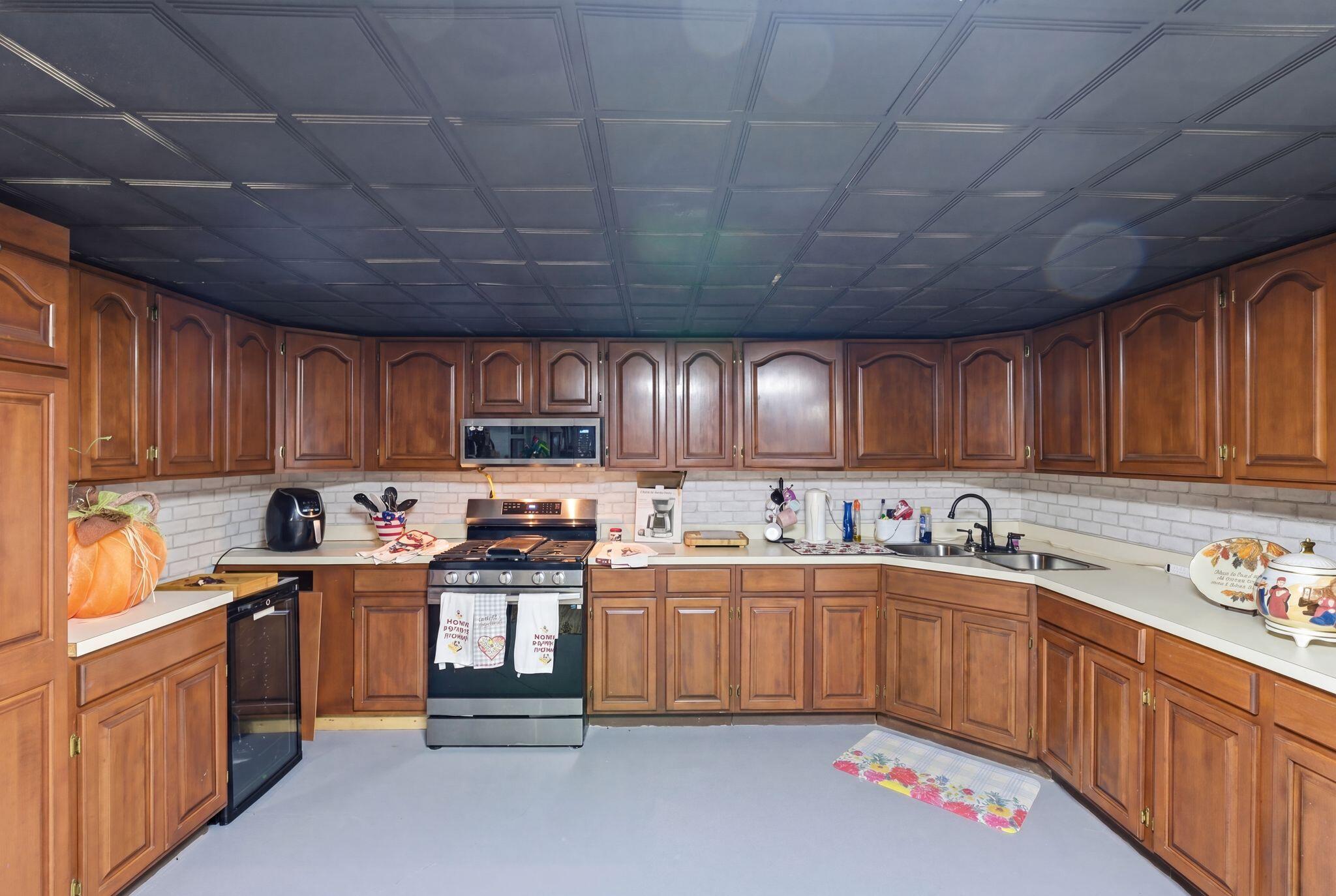 10949 East Laurel Road London, KY 40741 - Photo 69 of 85 36_022_dsc08050_reedit_1eefac43