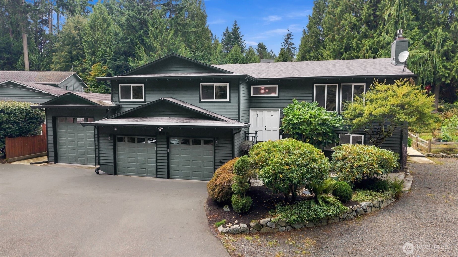4906 200th Street Southeast Bothell, WA 98012 - Photo 3 of 40 Gallery Image 3