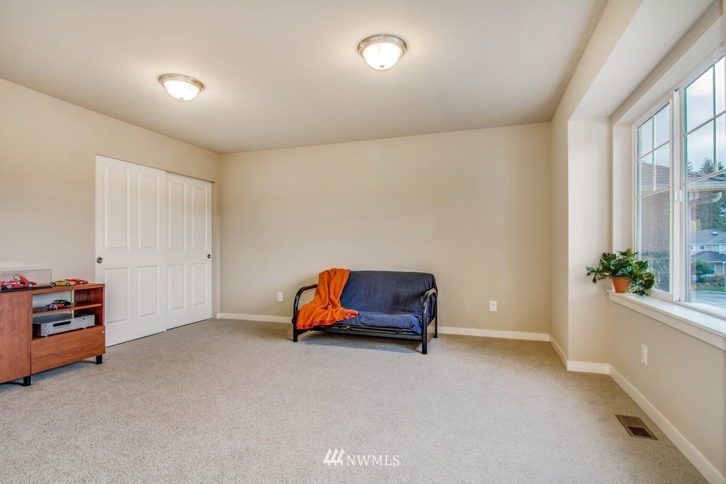 4802 Northeast 2nd Street Renton, WA 98059 - Photo 20 of 25
