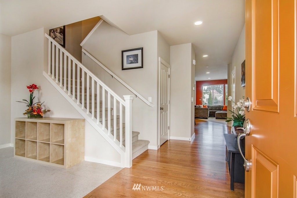 4802 Northeast 2nd Street Renton, WA 98059 - Photo 4 of 25