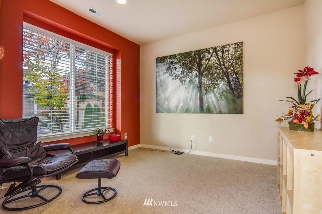 4802 Northeast 2nd Street Renton, WA 98059 - Photo 5 of 25