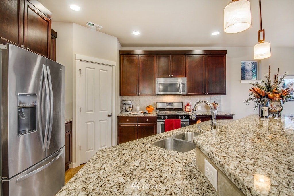 4802 Northeast 2nd Street Renton, WA 98059 - Photo 6 of 25