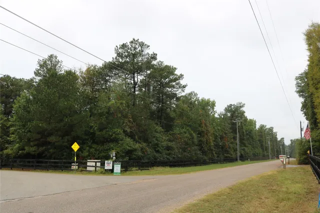 $215,000 | 11200 Kentucky Oaks Drive, Conroe, TX 77304