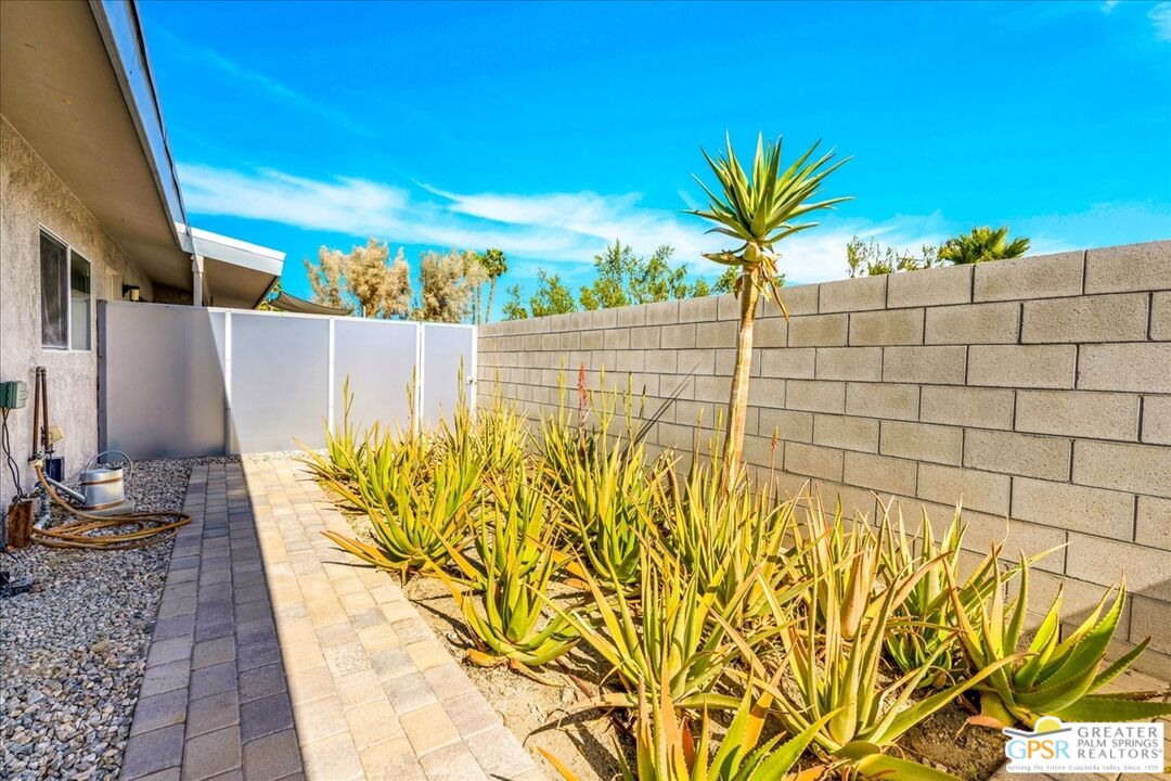 1979 North Los Alamos Road Palm Springs, CA 92262 - Photo 38 of 53