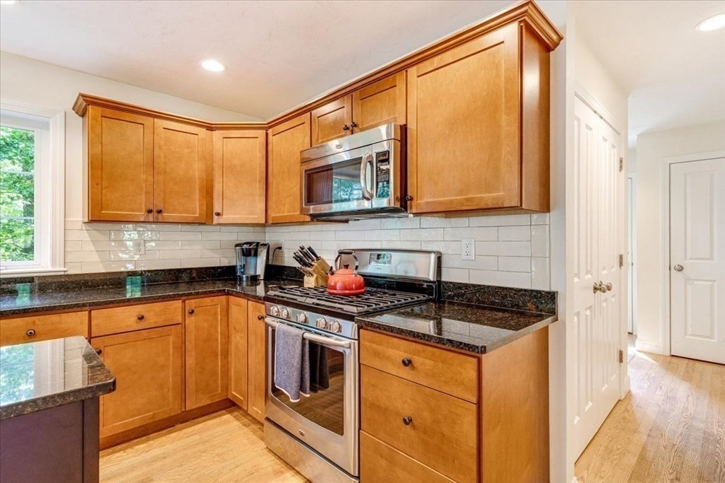 82 Danforth Street Marshfield, MA 02050 - Photo 14 of 42