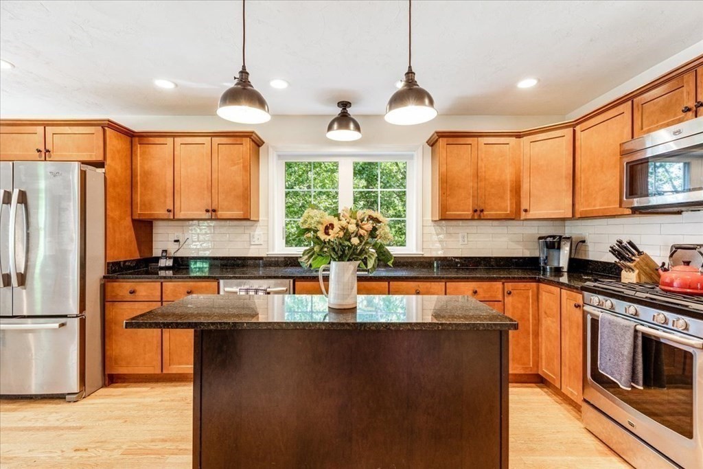 82 Danforth Street Marshfield, MA 02050 - Photo 15 of 42