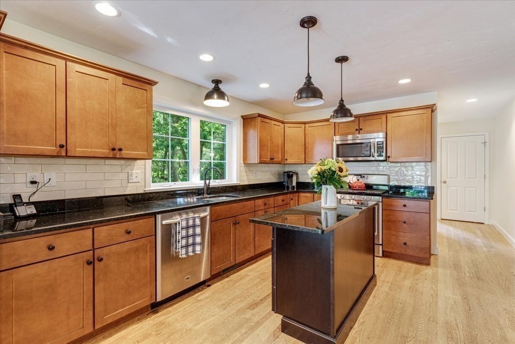 82 Danforth Street Marshfield, MA 02050 - Photo 16 of 42