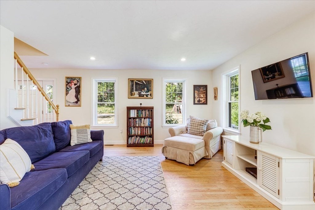 82 Danforth Street Marshfield, MA 02050 - Photo 4 of 42