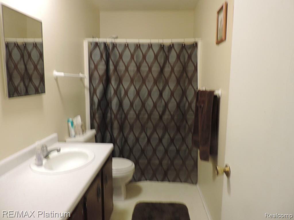 4085 West Allen Road Howell, MI 48855 - Photo 6 of 14 DSCN1419.jpg