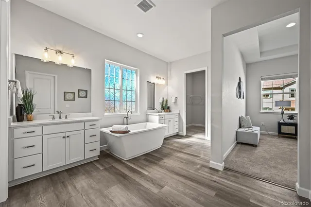 $924,900 | 7051 South White Crow Way, Aurora, CO 80016