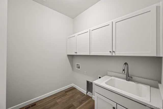 $924,900 | 7051 South White Crow Way, Aurora, CO 80016