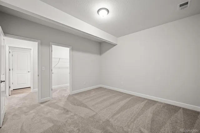 $924,900 | 7051 South White Crow Way, Aurora, CO 80016