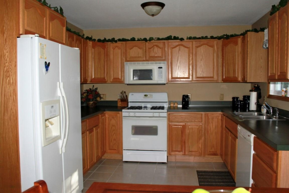 3135 Russell Road Muskegon, MI 49445 - Photo 8 of 13 3135 Russell8