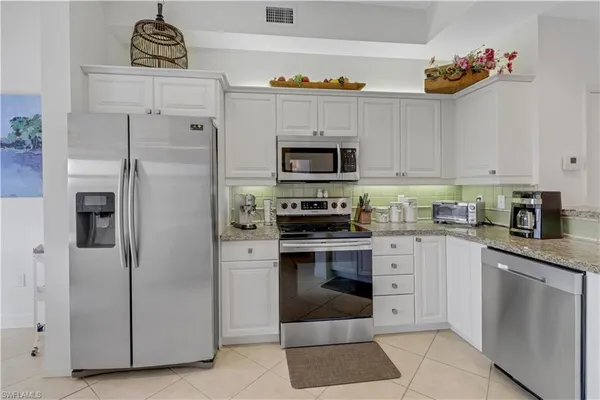 $6,000 | 410 Bayfront Place, Unit 2509, Naples, FL 34102