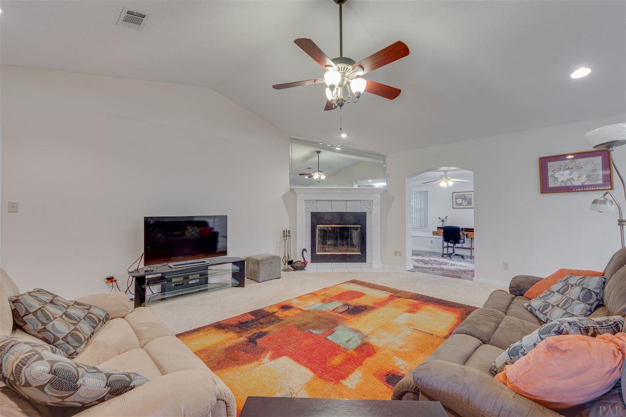 837 Copper Ridge Drive Cantonment, FL 32533 - Photo 7 of 49 Gallery Image 7