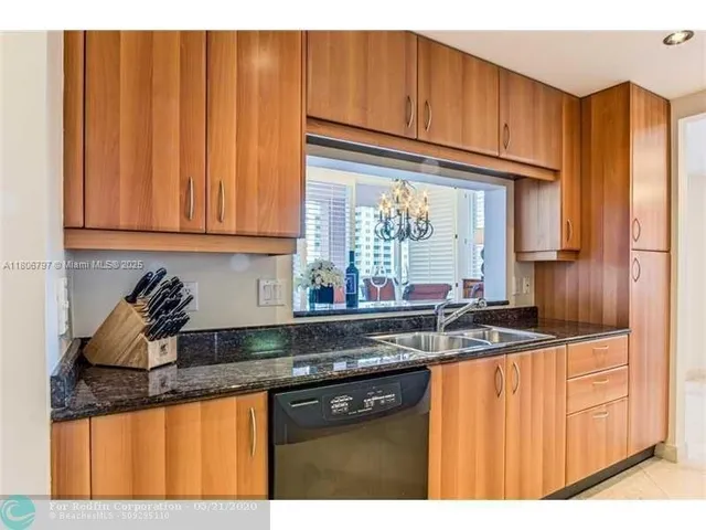 $1,170,000 | 2100 North Ocean Boulevard, Unit 5B, Fort Lauderdale, FL 33305