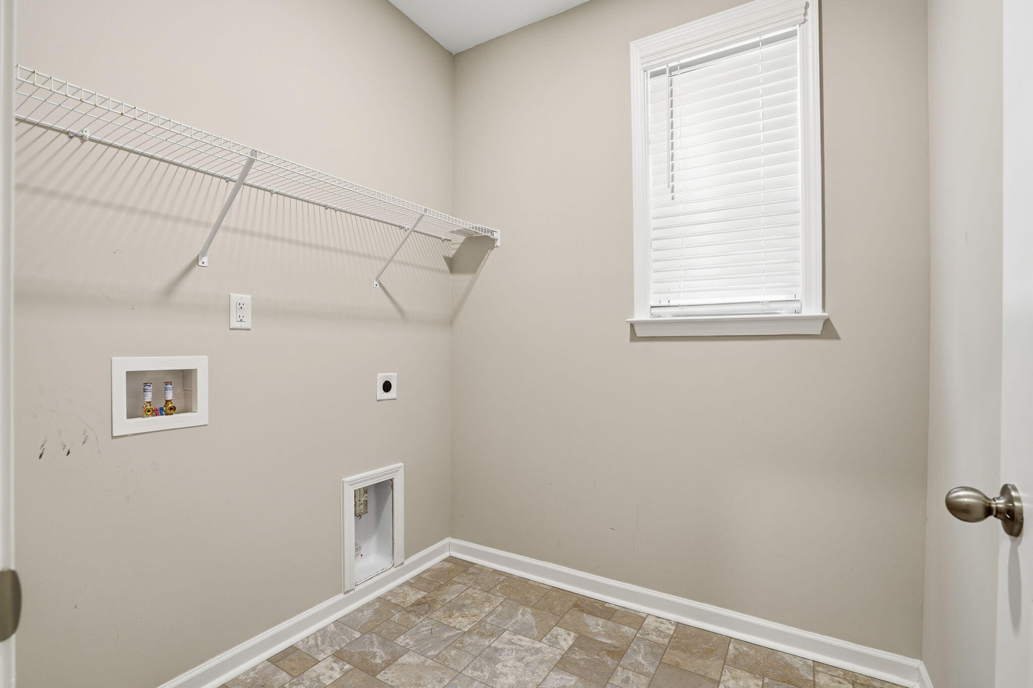 3811 Grateful Road North Charleston, SC 29420 - Photo 16 of 29 Laundry