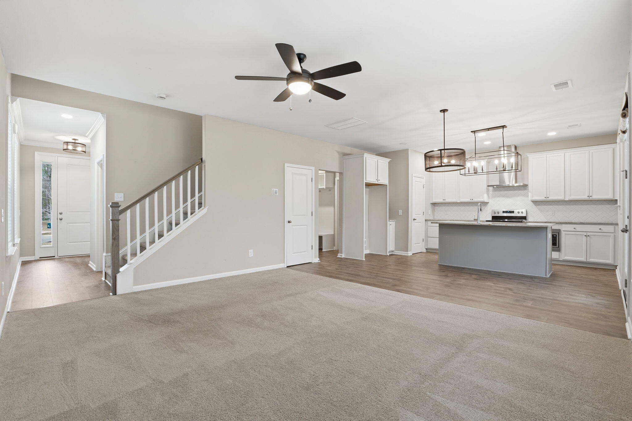 3811 Grateful Road North Charleston, SC 29420 - Photo 10 of 29 Living Room