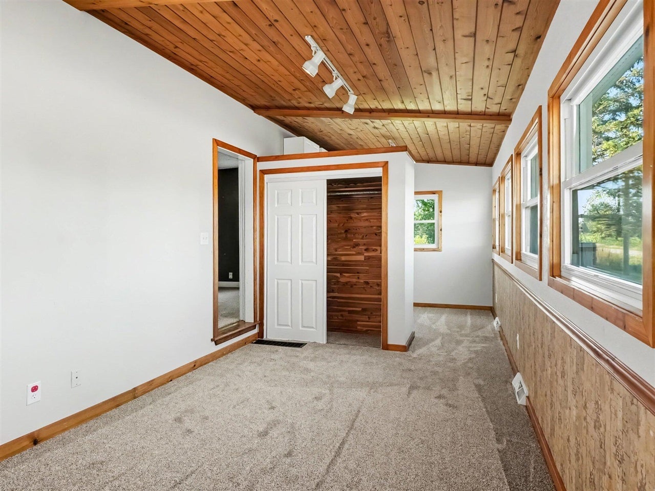 11484 Dennison Road Milan, MI 48160 - Photo 4 of 35 Gallery Image 4
