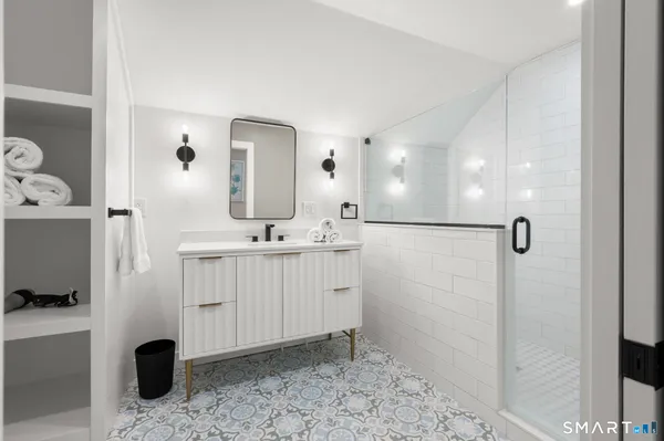 $675,000 | 30 Main Street, Stonington, CT 06355