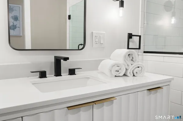 $675,000 | 30 Main Street, Stonington, CT 06355