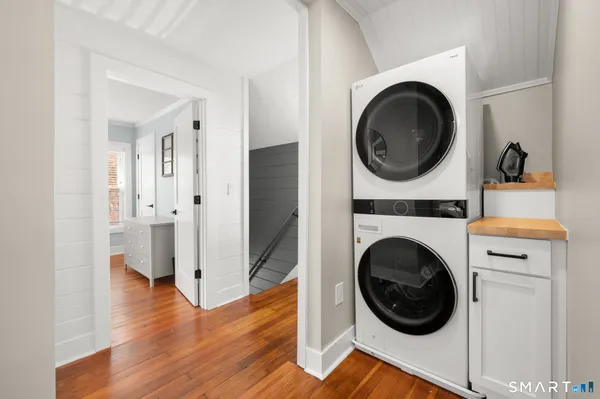 $675,000 | 30 Main Street, Stonington, CT 06355