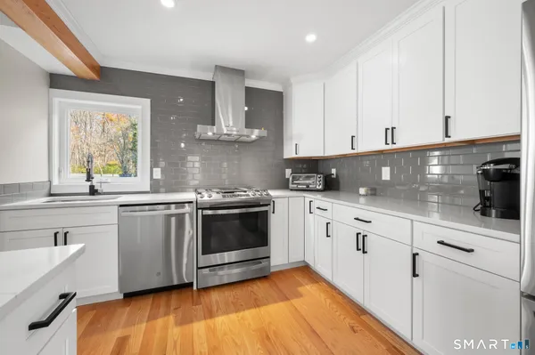 $675,000 | 30 Main Street, Stonington, CT 06355