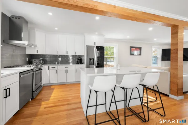 $675,000 | 30 Main Street, Stonington, CT 06355