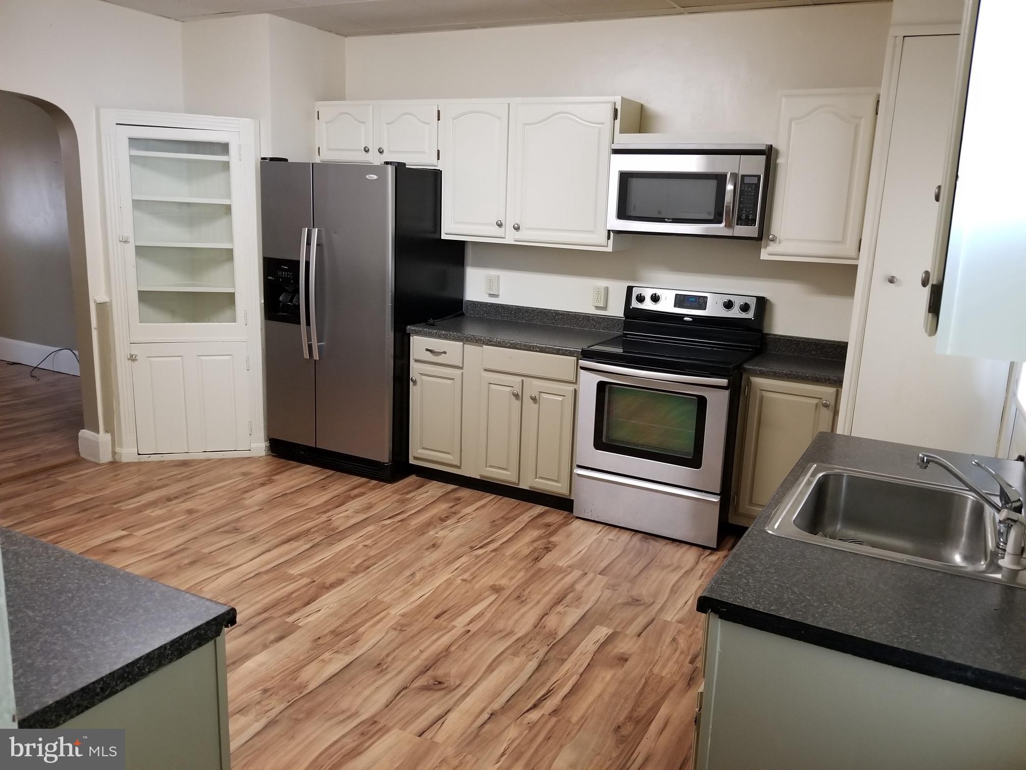 130 East Chestnut Street Hanover, PA 17331 - Photo 3 of 18 130 E. Chestnut St - Kitchen