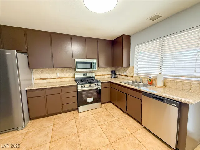 $2,100 | 7425 Mountain Ash Drive, Las Vegas, NV 89147