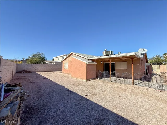 $2,100 | 7425 Mountain Ash Drive, Las Vegas, NV 89147