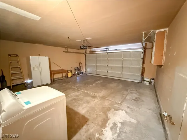 $2,100 | 7425 Mountain Ash Drive, Las Vegas, NV 89147