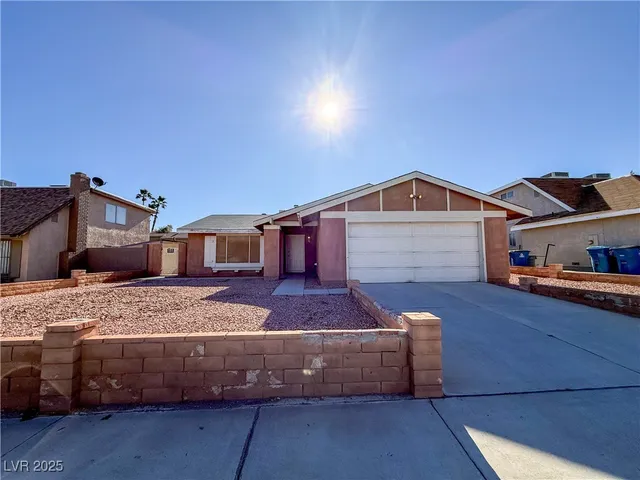 $2,100 | 7425 Mountain Ash Drive, Las Vegas, NV 89147