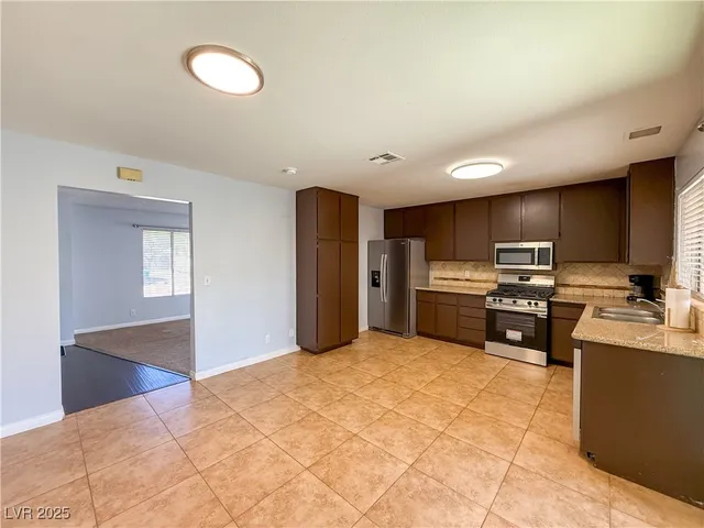 $2,100 | 7425 Mountain Ash Drive, Las Vegas, NV 89147