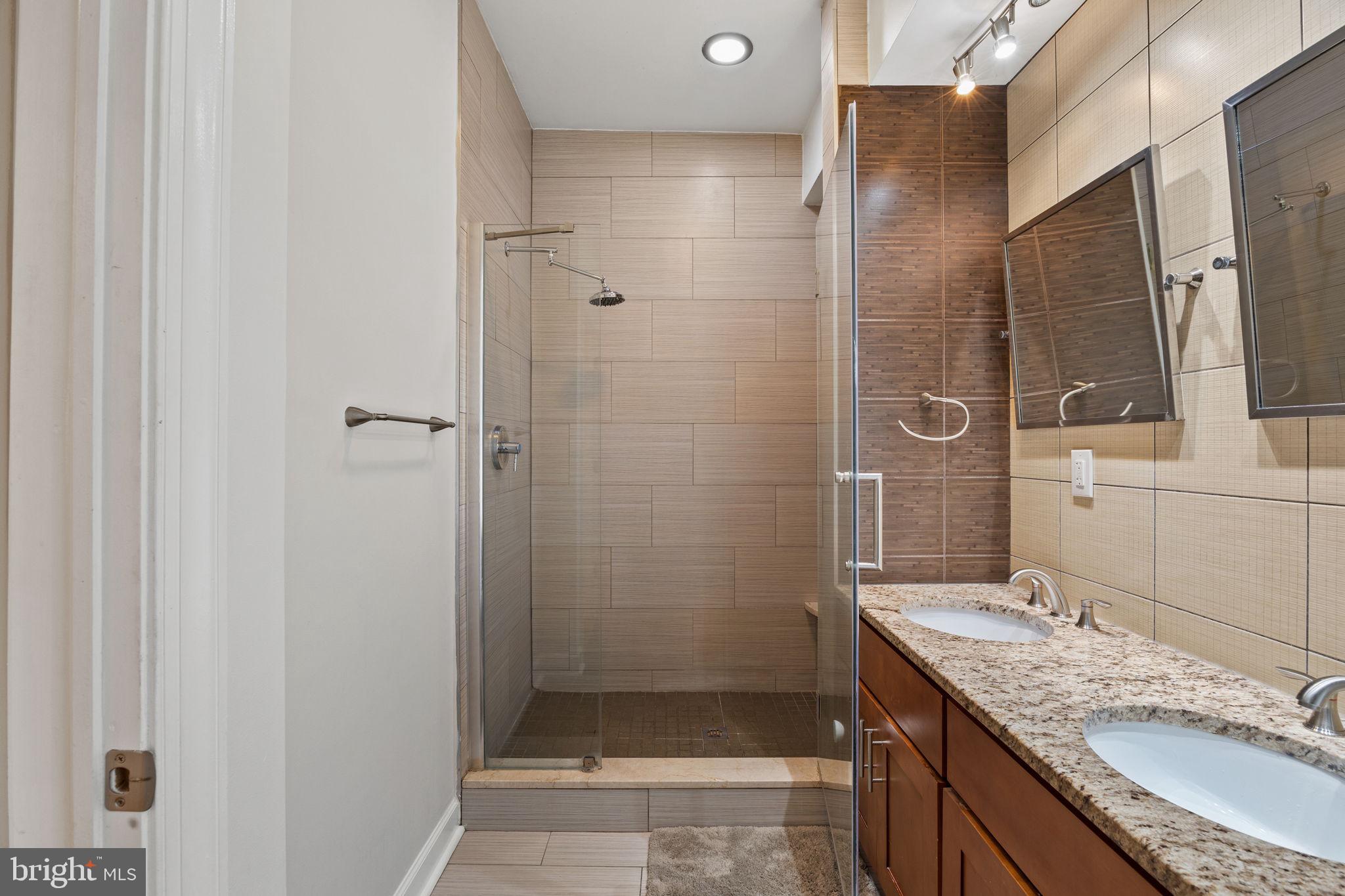 1708 Christian Street, Unit B Philadelphia, PA 19146 - Photo 20 of 25