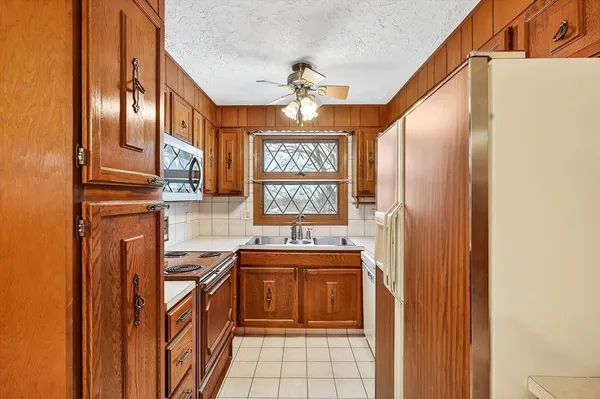 $2,300 | 20 Haynes Court, Unit 20, Leominster, MA 01453