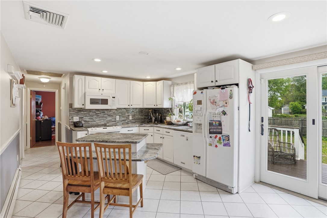 14 Beatrice Avenue Warwick, RI 02889 - Photo 3 of 31