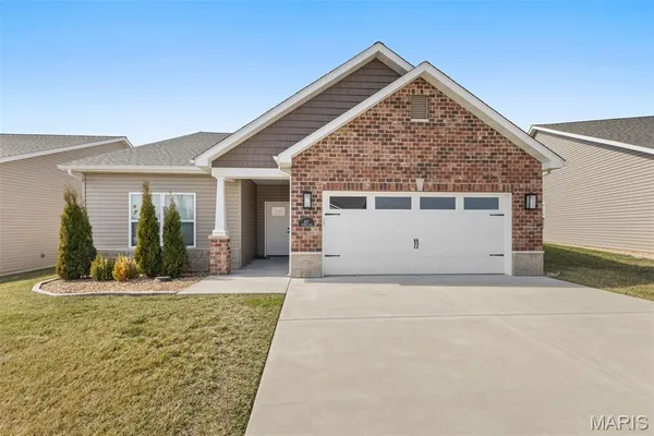 $349,900 | 617 Dogwood Lane, Farmington, MO 63640