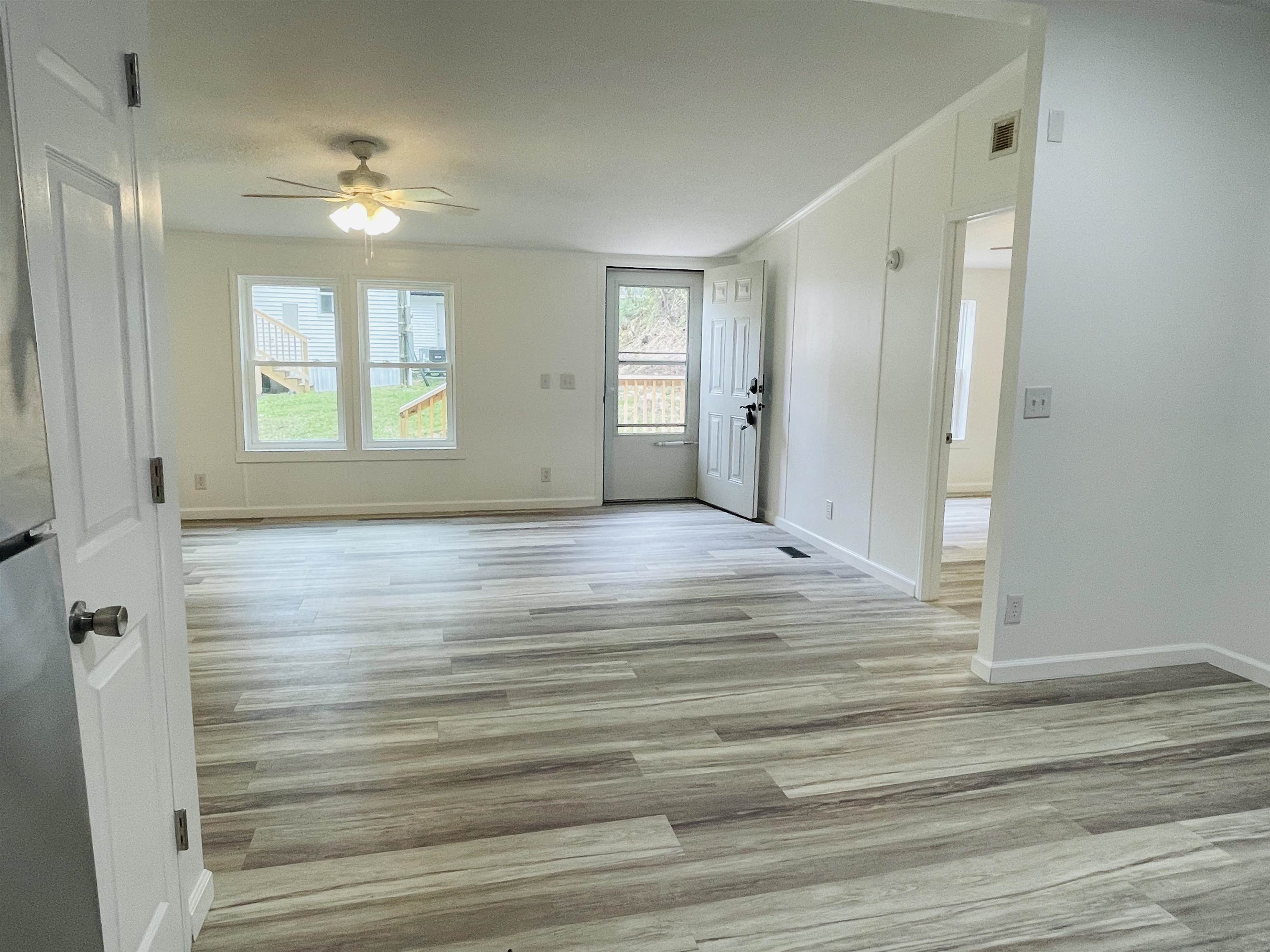 5923 Hicks Road Ashland, KY 41102 - Photo 2 of 25