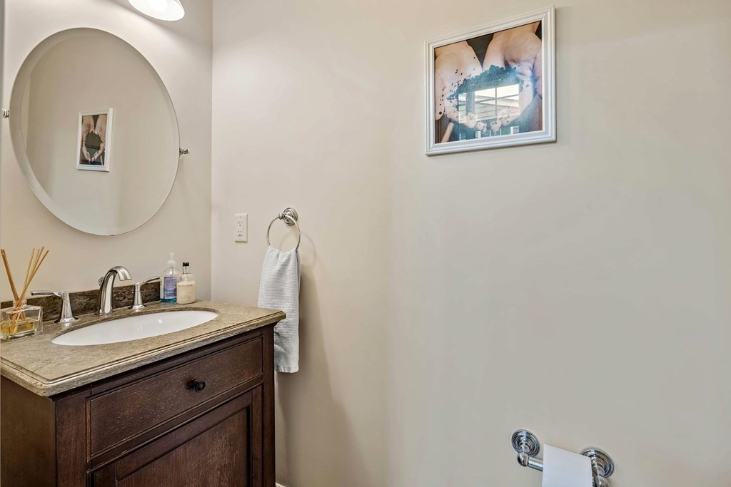 32 Meadowbrook Road, Unit 32 Brookline, MA 02467 - Photo 11 of 32