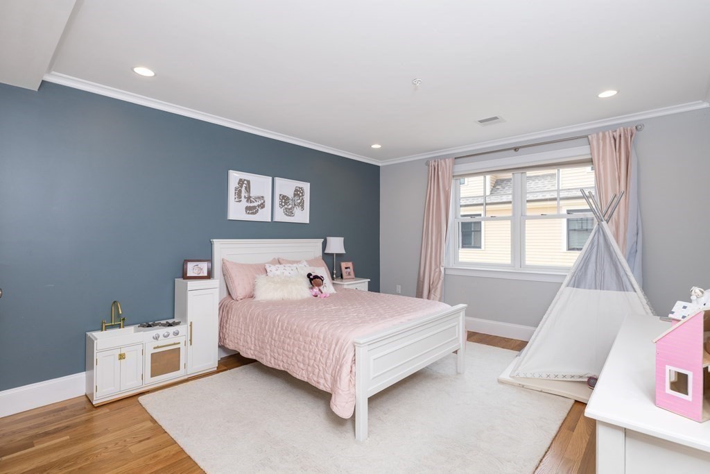 32 Meadowbrook Road, Unit 32 Brookline, MA 02467 - Photo 13 of 32