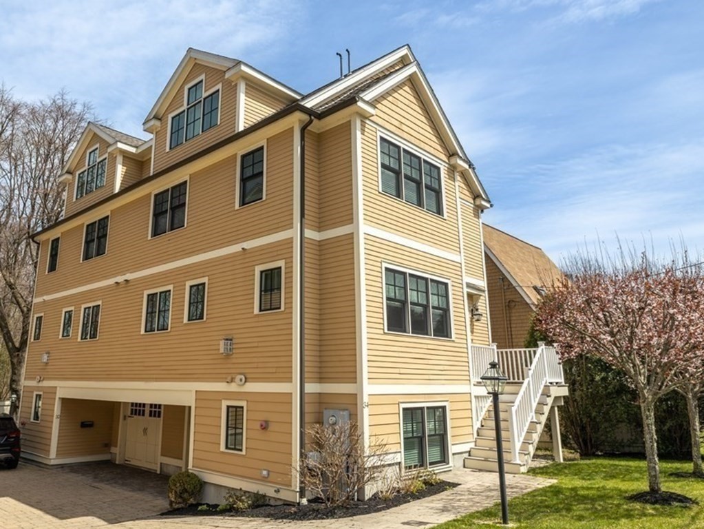 32 Meadowbrook Road, Unit 32 Brookline, MA 02467 - Photo 2 of 32