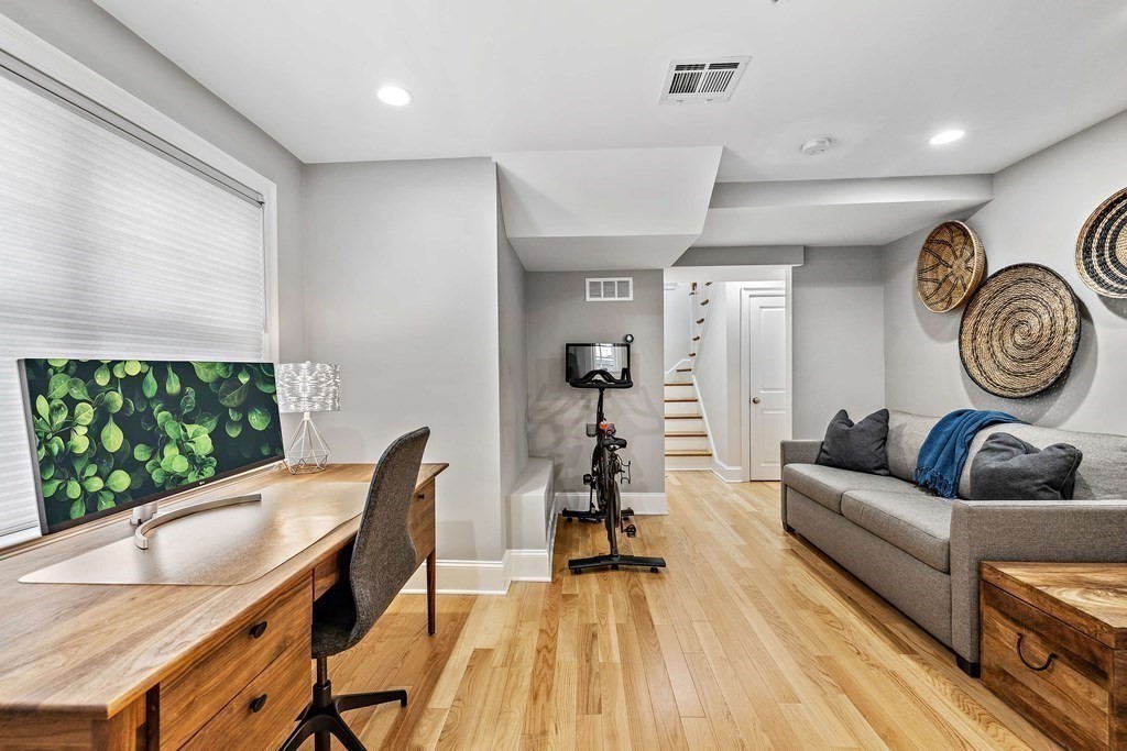 32 Meadowbrook Road, Unit 32 Brookline, MA 02467 - Photo 26 of 32