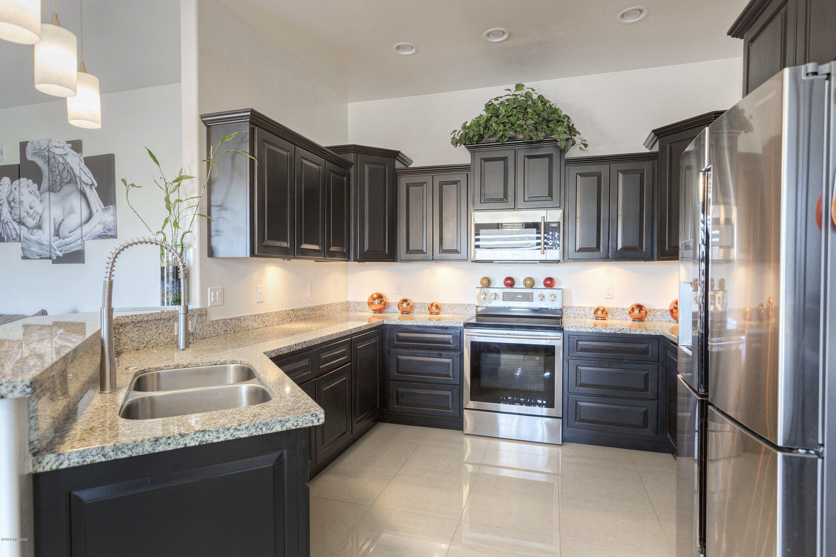 382 Camino Brizza Bonnel Rio Rico, AZ 85648 - Photo 4 of 24