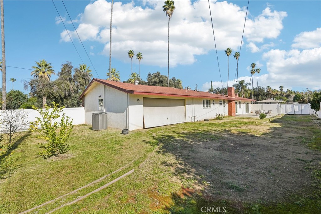 975 Brookside Avenue Redlands, CA 92373 - Photo 19 of 20 a view of an house with backyard and road