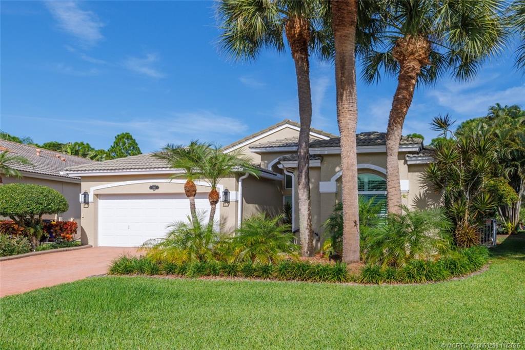 926 Southeast Westminster Place Stuart, FL 34997 - Photo 4 of 53 Front