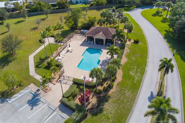 $595,000 | 926 Southeast Westminster Place, Stuart, FL 34997