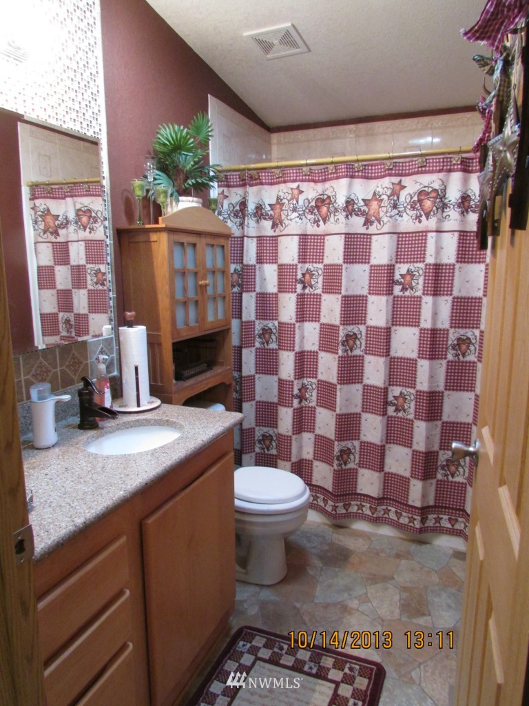 8908 Riverside Road East Sumner, WA 98390 - Photo 14 of 25